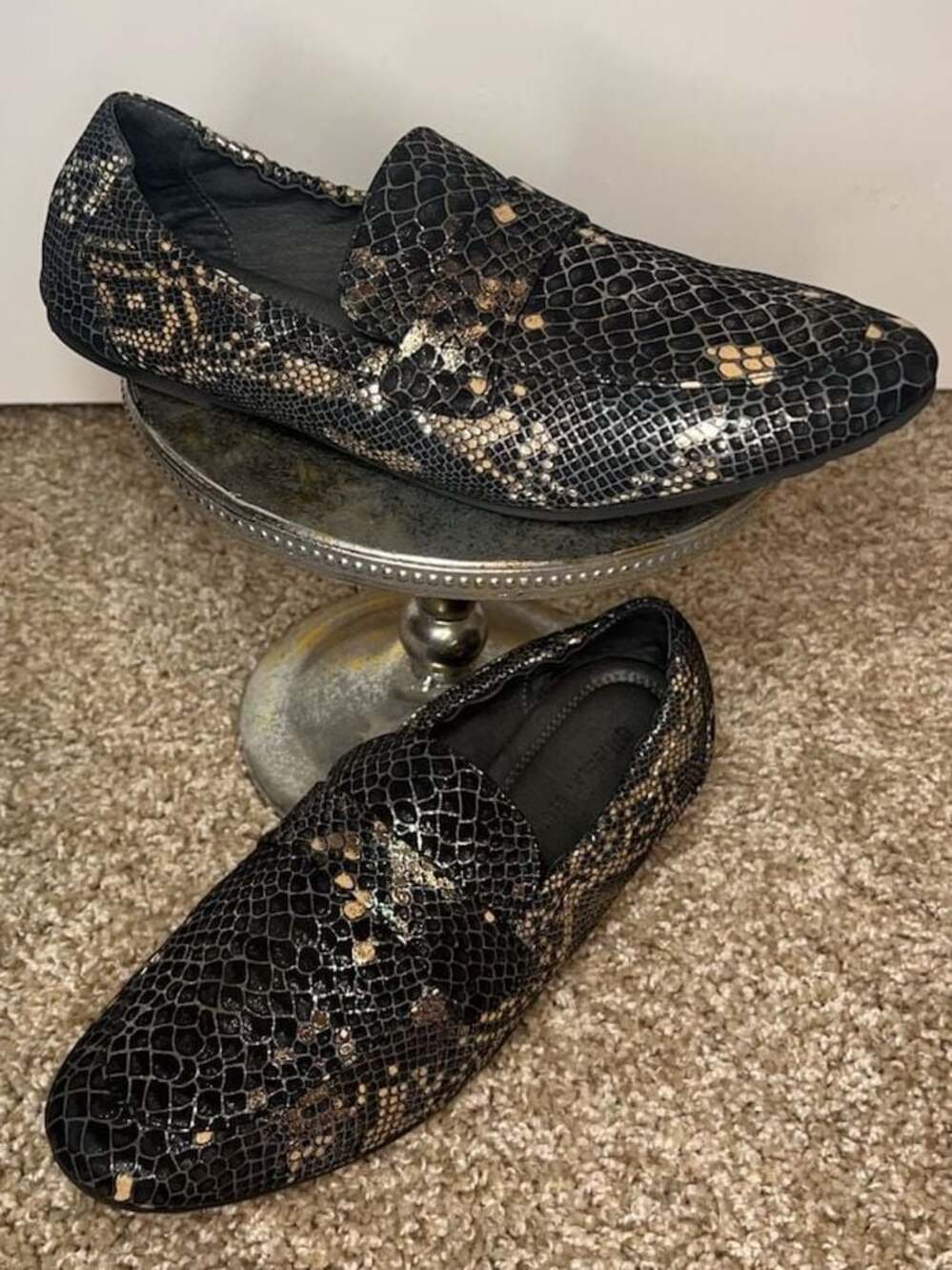 Chocolat Blu Ida Snake Print Leather Loafers Size 8.5